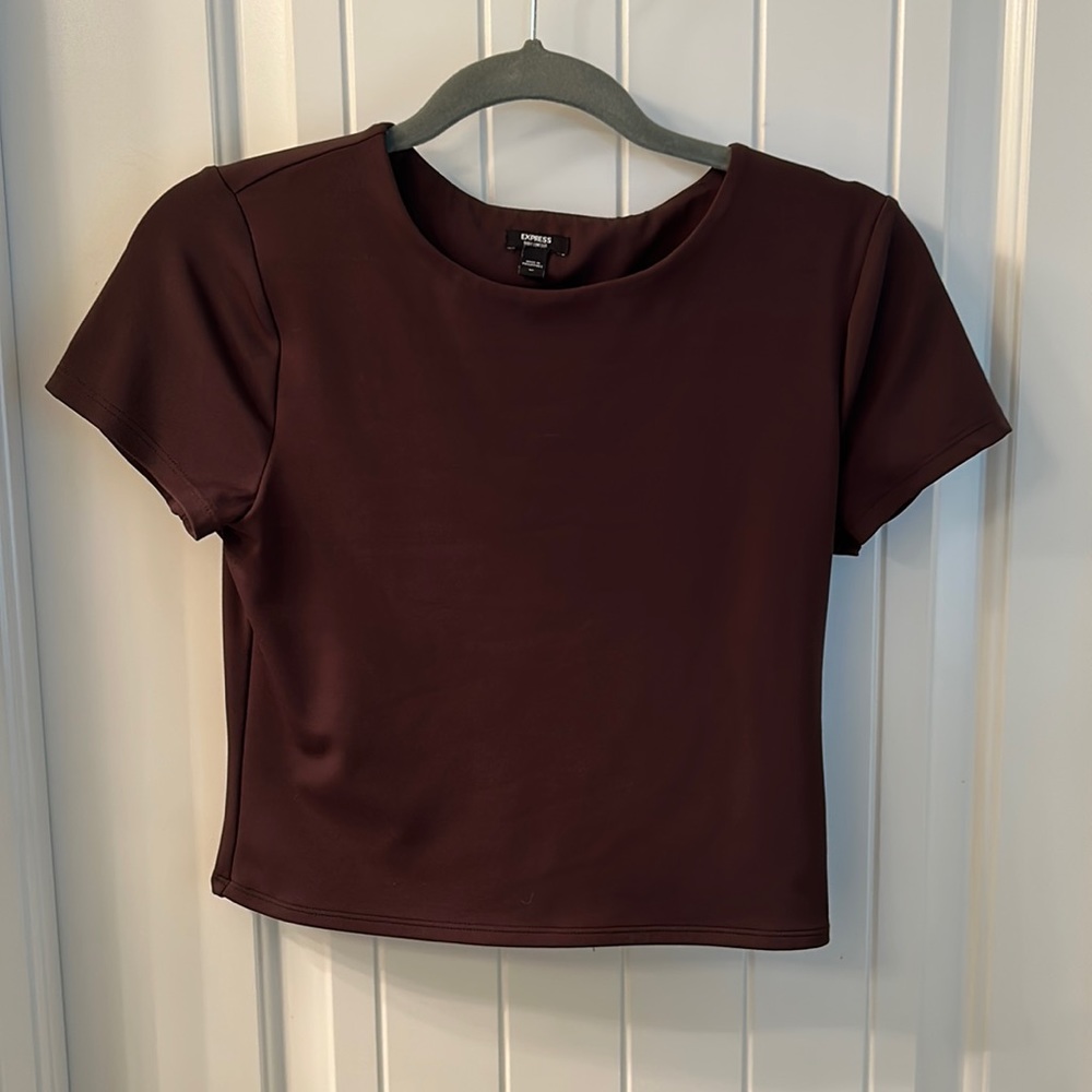 Express Body Contour Tee